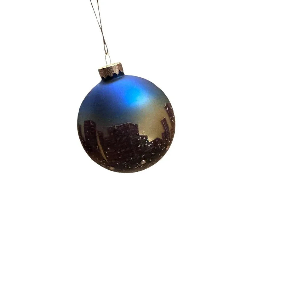 Macy’s Holiday lane Chicago Skyline Christmas ball Glass ornament